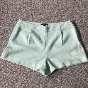 Forever 21 high waisted, pleated mint short
